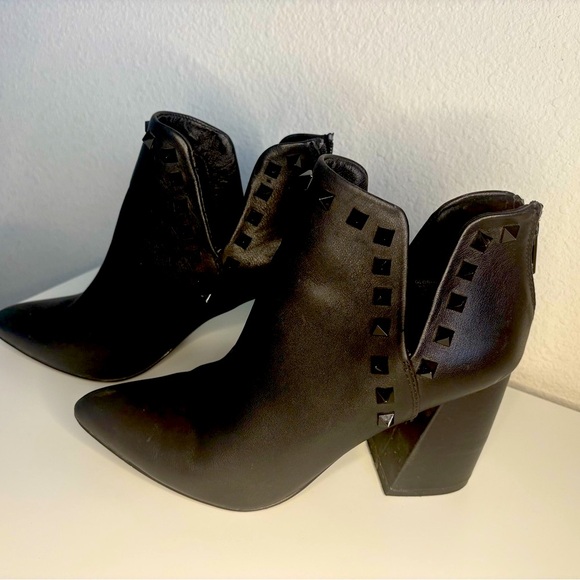 Steve Madden Black Studded Ankle Booties - Picture 1 of 5